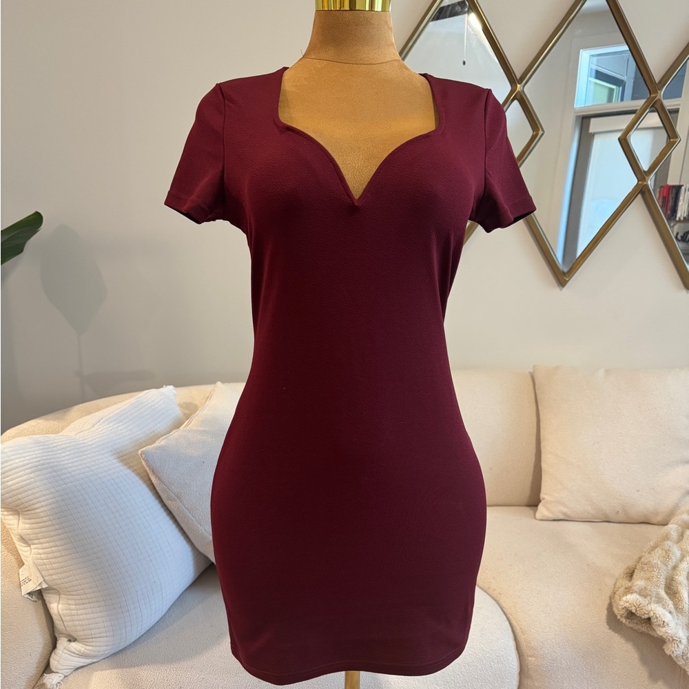 SHEIN Burgundy Short Sleeve Notch-Neck Bodycon Mini Dress